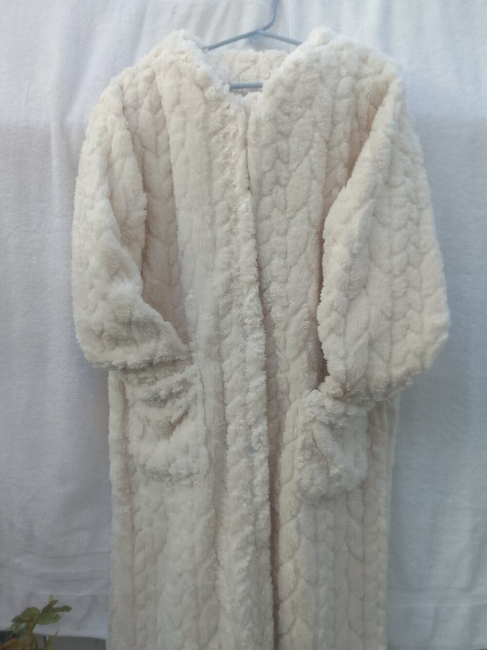 Luxury warm full-length pullover loungwear rope brand new
